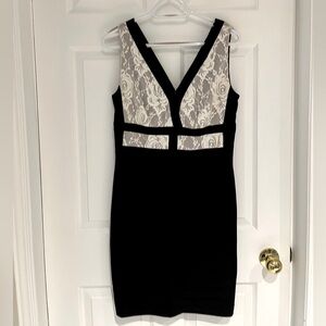 ♥️Laura’s Dress Black/ cream  lace 
size 12 
zipper back stretchy fabric. 
New
